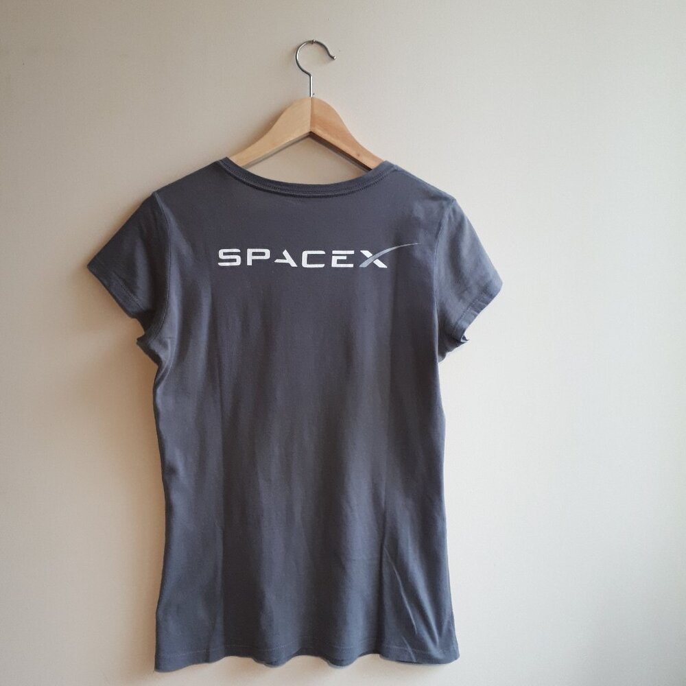 SPACEX Official Merch V-Neck Logo T-shirt in Space Gray - Picture 2 of 6